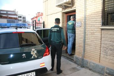 La Guardia Civil detiene en Navarra al presunto autor de cinco robos en viviendas de Calanda