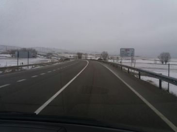 Cuatro carreteras con cadenas por la presencia de nieve