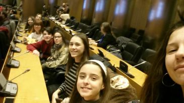 Representantes del Consejo de Infancia y Adolescencia de Teruel, en el Congreso de los Diputados