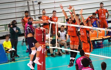 El CV Teruel sigue como líder de la Superliga de voleibol tras deshacerse 3-0 de Urbia Palma en Los Planos