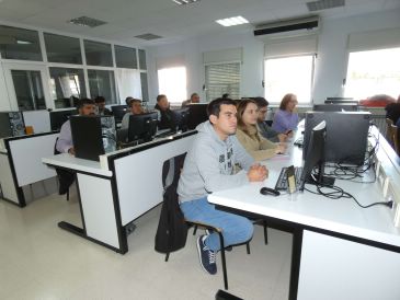 Jóvenes de la Universidad Tecnológica de Chile se forman en la Politécnica de Teruel