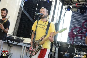 Adrián Gargallo Soriano, cantante del grupo Ni Zorra!: “Nuestras letras hablan de la lucha del mundo rural e involucramos al público”