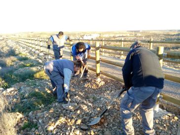 Los alumnos del Taller de Empleo de La Puebla de Híjar restauran 5 kilómetros de vía verde