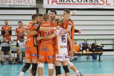 El Voleibol Teruel se asegura una plaza en los ‘playoff’ por el título
