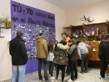 El color morado teñirá este viernes pueblos y ciudades para dar visibilidad a la mujer