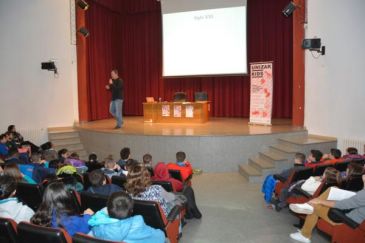 Teruel abre Unizar Kids II, que llevará a 900 escolares aragoneses a la universidad de 2075