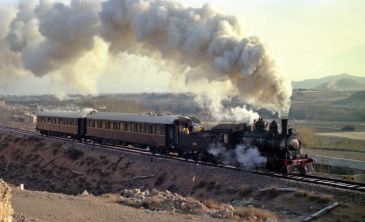 La Asociación Zaragozana de Amigos del Ferrocarril y Tranvías llena el Tren Azul a Teruel