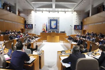 Un pacto de última hora salva el diputado autonómico que Teruel perdía por el descenso de población