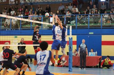 Dos equipos gallegos y dos valencianos lucharán por las dos plazas de Superliga de voleibol