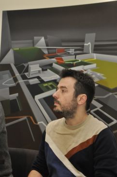 Fernando Romero, pintor turolense, expone en el Museo Provincial: “Es interesante ver cómo la pintura tradicional absorbe lenguajes como el digital”