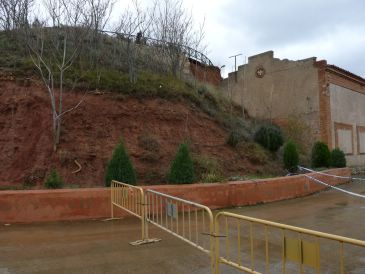 La ladera del Cerro de los Alcaldes, estabilizada pero con el paso cortado