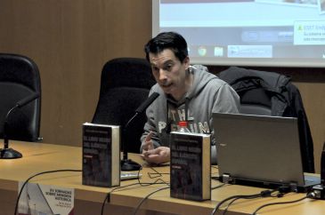 Luis Gonzalo Segura abrió las Jornadas sobre la Memoria Histórica en Teruel: “Tenemos un ejército de ladrones, delincuentes, y sinvergüenzas”