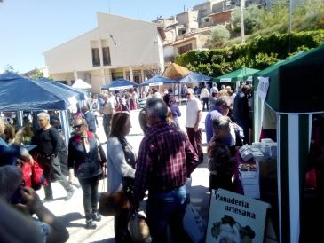 La Portellada se llena de sabor a huerto tradicional en su feria