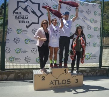 Jordi Borreda y Alicia Puerto, ganadores absolutos del I Trail Batalla de Teruel en el que han participado más de cien corredores