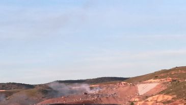 La autocumbustión en el vertedero de Teruel provoca un pequeño incendio