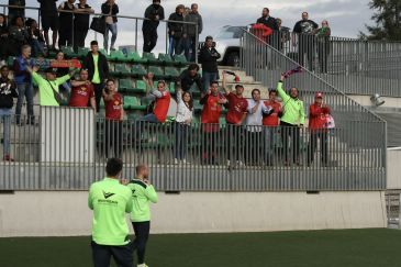 El entrenador del CD Teruel dice que se ha pagado la novatada de no renovar la plantilla para afrontar el reto de la Segunda B