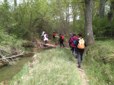 Miravete de la Sierra sorprende a los caminantes de la marcha senderista