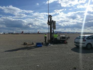Realizan sondeos para redactar los proyectos de los nuevos hangares del Aeropuerto de Teruel