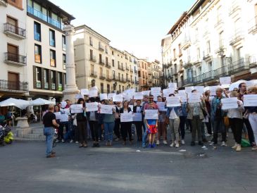 Sonora protesta en la plaza del Torico para reclamar plazas para técnicos en cuidados auxiliares de enfermería