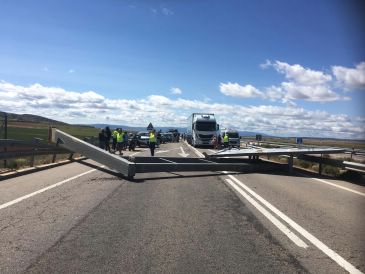 Cae la señalización vertical de la autovía a la altura de Cella sin causar víctimas