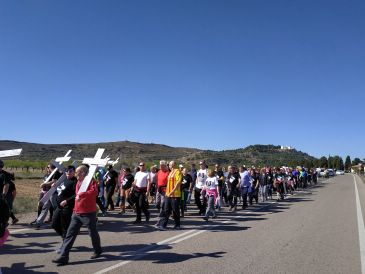 Los afectados por el cierre de la térmica de Andorra plantan árboles el sábado