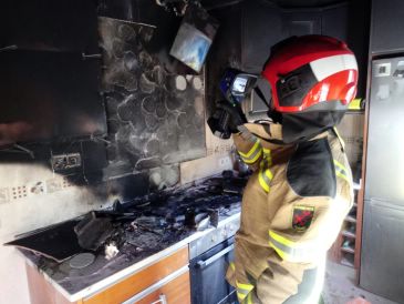 Evacuadas dos personas con síntomas de intoxicación por humo en sendos incendios en viviendas de Teruel y Andorra