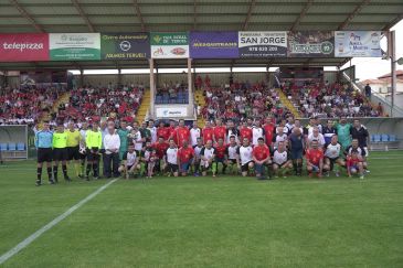 Emoción y goles para rendir homenaje a Santiago Rueda