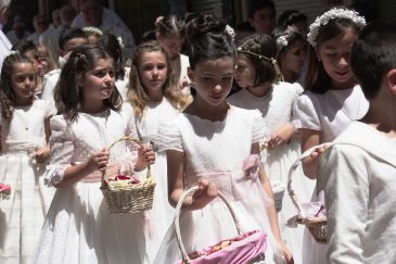 Galería de fotos: casi cien comulgantes turolenses cumplen el rito del Día del Corpus Christi