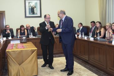 El nuevo presidente de la DPT, Manuel Rando (PSOE), defiende la necesidad de luchar contra la despoblación cooperando con otras instituciones y hacerlo con 
