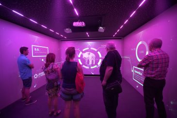 Térvalis abre en La Puebla de Valverde Aire Sano Experience, un museo interactivo donde el jamón se huele, se corta y se come