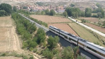 Teruel se queda desde hoy sin tren durante tres meses por las obras en la vía para la mejora 
de la infraestructura
