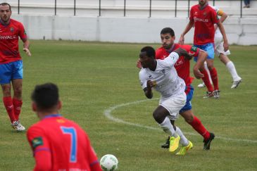 El centrocampista defensivo Ibrahima Camara se convierte en nuevo jugador del CD Teruel