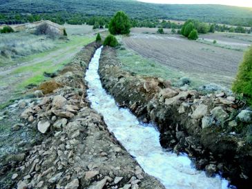 Albentosa trabaja en un proyecto de regadío para sus parcelas truferas