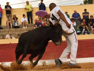 Bruno Monferrer conquista el concurso solidario de recortadores de Santa Eulalia del Campo