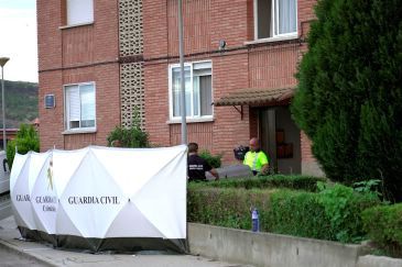 La mujer agredida por su marido en Andorra sale de la UCI y pasa a planta