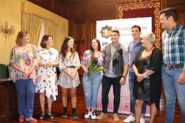 Alba Sánchez e Israel Bugeda pondrán rostro y sentimientos a Isabel y Diego