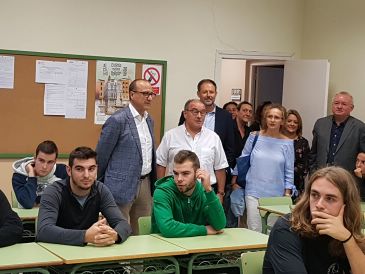 El consejero de Educación inaugura el curso de FP en San Blas: la DGA apuesta por el impulso al campus digital y el refuerzo a la formación dual en Aragón