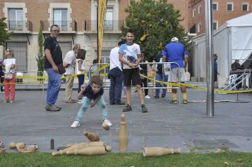 Las tradiciones locales sacaron a los turolenses a las calles de la capital