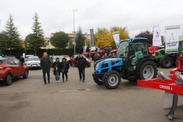 Un centenar de expositores se dan cita en la feria Expocalamocha, que espera unas 15.000 visitas