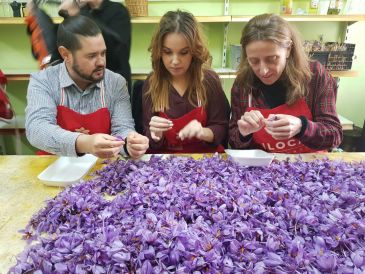 Maru Díaz apoya el desarrollo del Azafrán del Jiloca y destaca que es un ejemplo del cumplimiento de los ODS a través de la bioeconomía