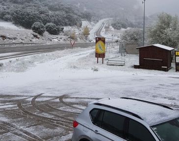 La nieve complica el tráfico en ocho vías de la provincia de Teruel
