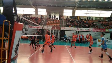 El CV Teruel vence con mucha autoridad al Almoradí