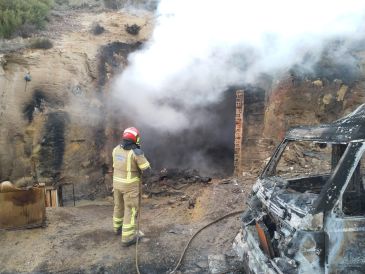 Incendio sin daños personales en una cochera de Estercuel