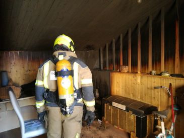 Los bomberos de Alcañiz sofocan un incendio en una vivienda unifamiliar en Andorra