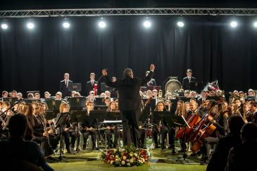 Los músicos de la Banda Santa Cecilia disfrutan de su concierto más especial