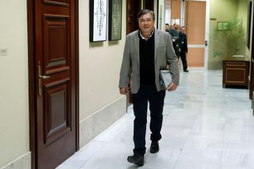 El diputado de Teruel Existe recoge su acta en el Congreso y recalca que aún no se ha dado el sí a Pedro Sánchez