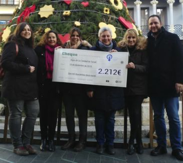 La coordinadora feminista entrega a las Hijas de la Caridad 2.212 euros de la Carrera contra la Violencia de Género