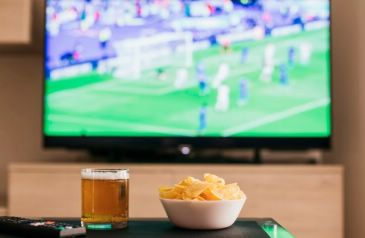 Movistar Plus vs DAZN: ¿qué plataforma es mejor para ver deportes?