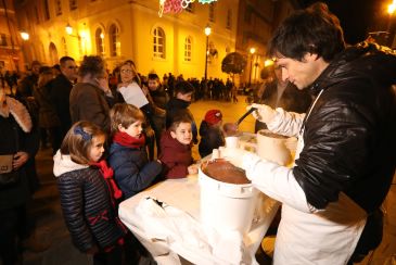 Los dragones golosos y el chocolate bien caliente llenan de vida el Centro Histórico