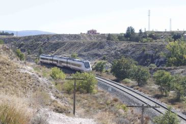 Dos averías provocan retrasos y trasbordos en la línea de tren